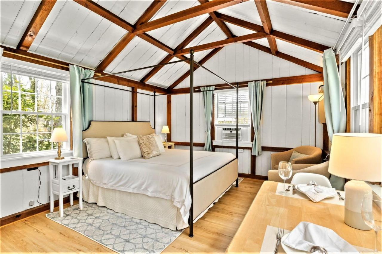  | The Seagrove Suites & Guest Rooms