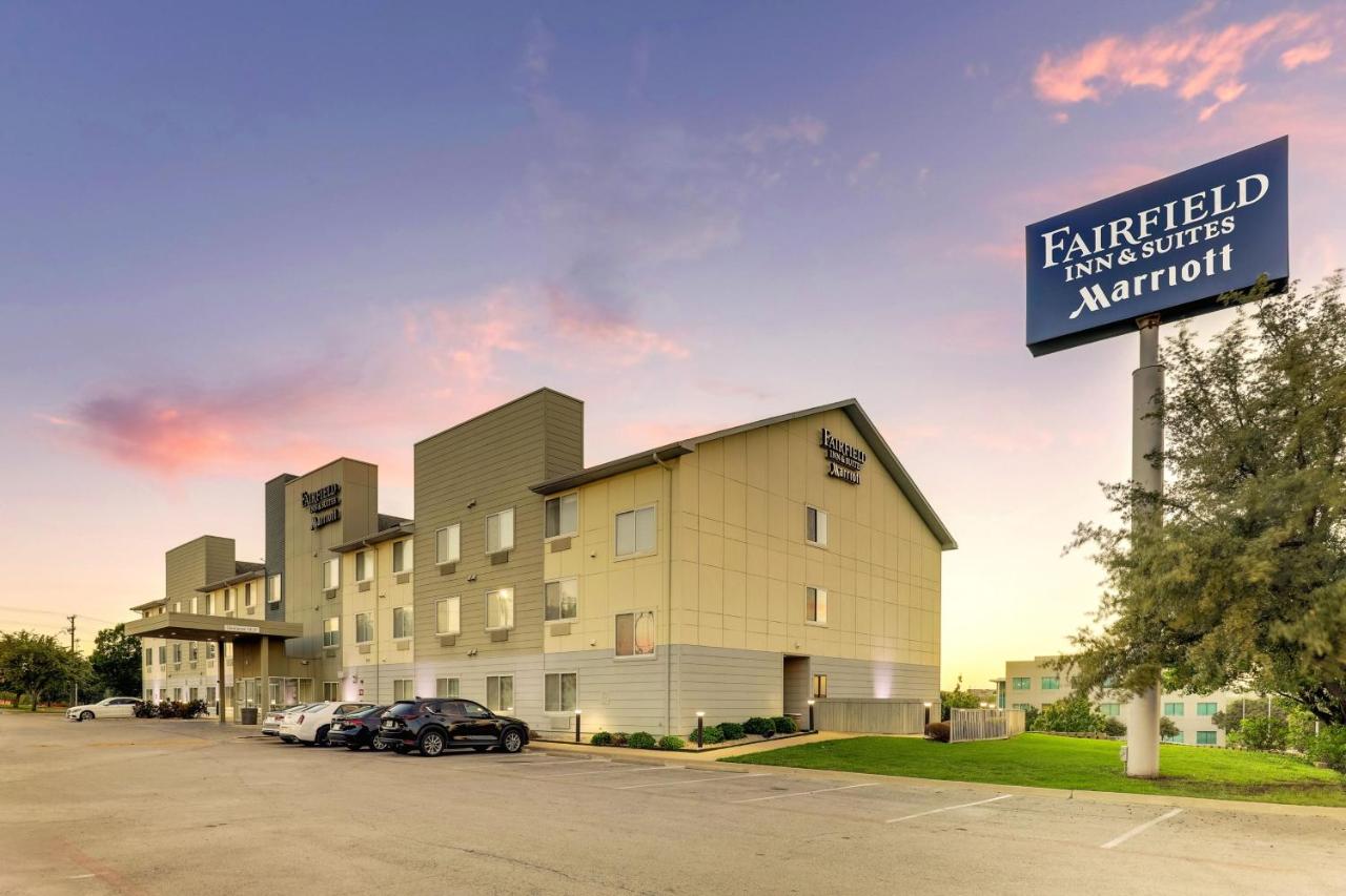 | Fairfield Inn & Suites by Marriott Fort Worth I-30 West Near NAS JRB