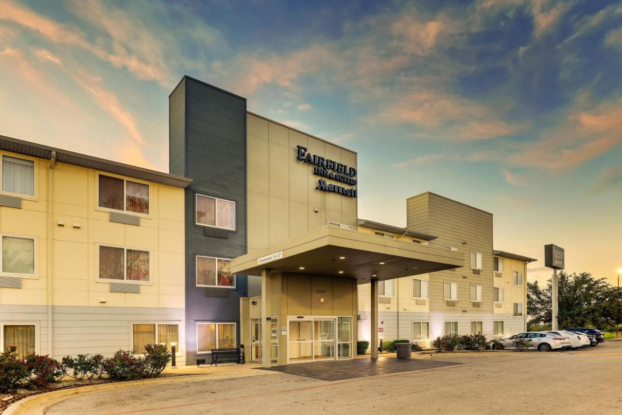 | Fairfield Inn & Suites by Marriott Fort Worth I-30 West Near NAS JRB