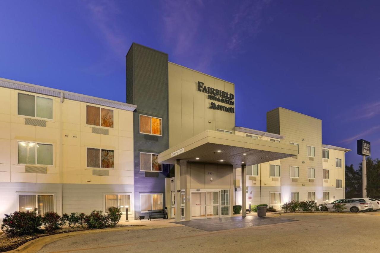 | Fairfield Inn & Suites by Marriott Fort Worth I-30 West Near NAS JRB