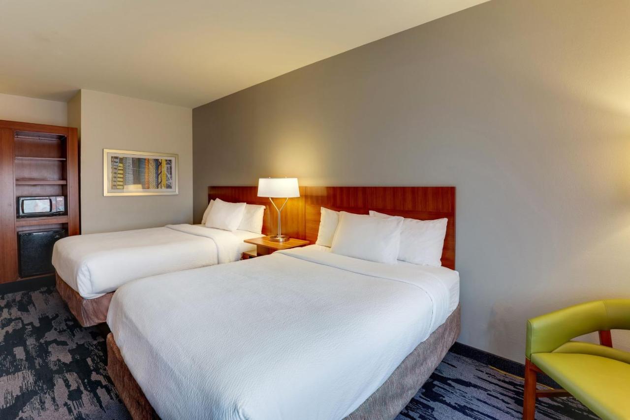 | Fairfield Inn & Suites by Marriott Fort Worth I-30 West Near NAS JRB