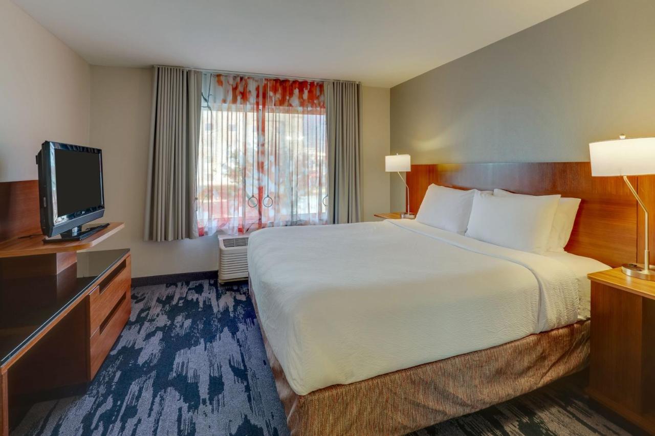 | Fairfield Inn & Suites by Marriott Fort Worth I-30 West Near NAS JRB