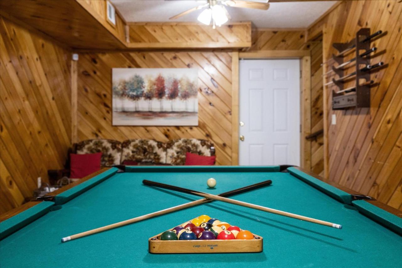 | Smokey Max Chalet