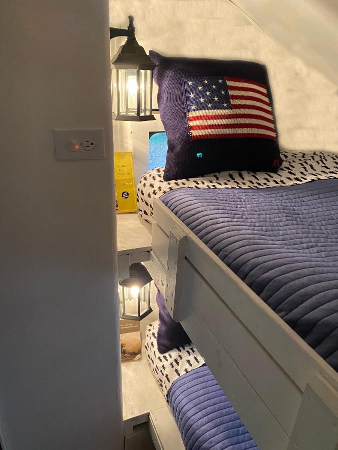 | Country Woods Inn