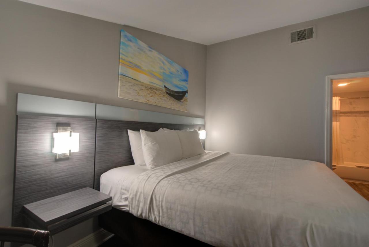 Suite with Loft - Non-Smoking at Clarion Pointe Tampa-Brandon Near Fairgrounds and Casino