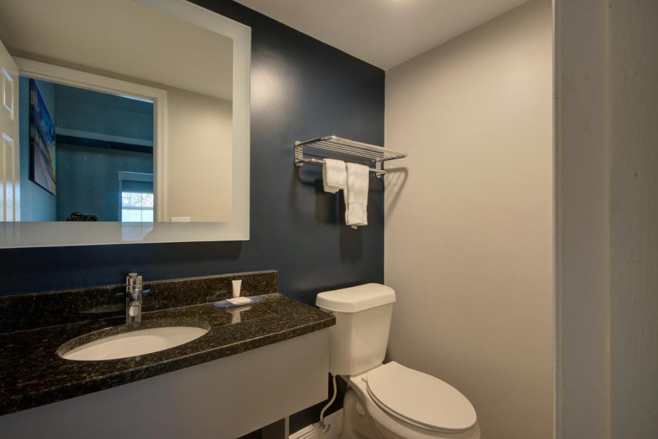 Double Room with Two Double Beds - Non-Smoking at Clarion Pointe Tampa-Brandon Near Fairgrounds and Casino