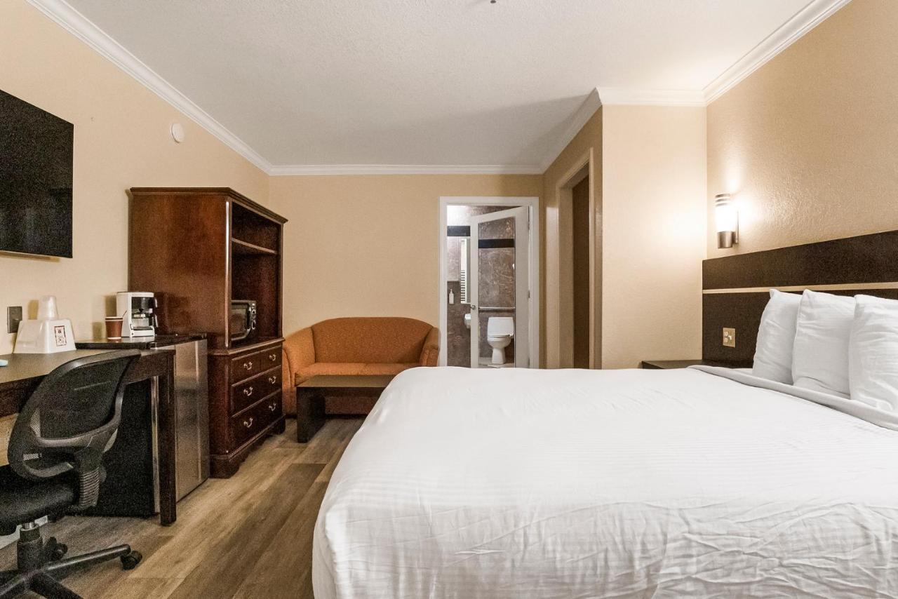 | Country Inn Sonora