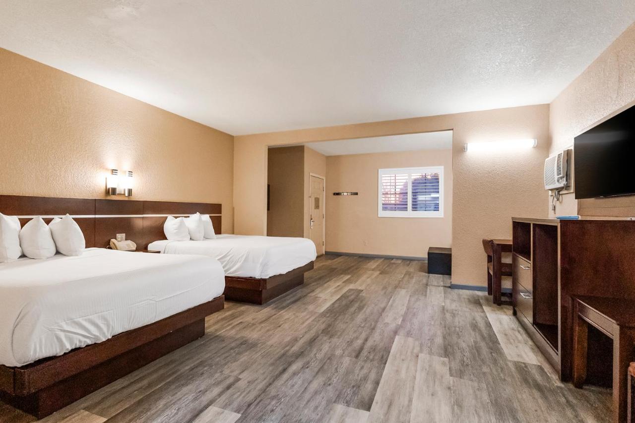| Country Inn Sonora