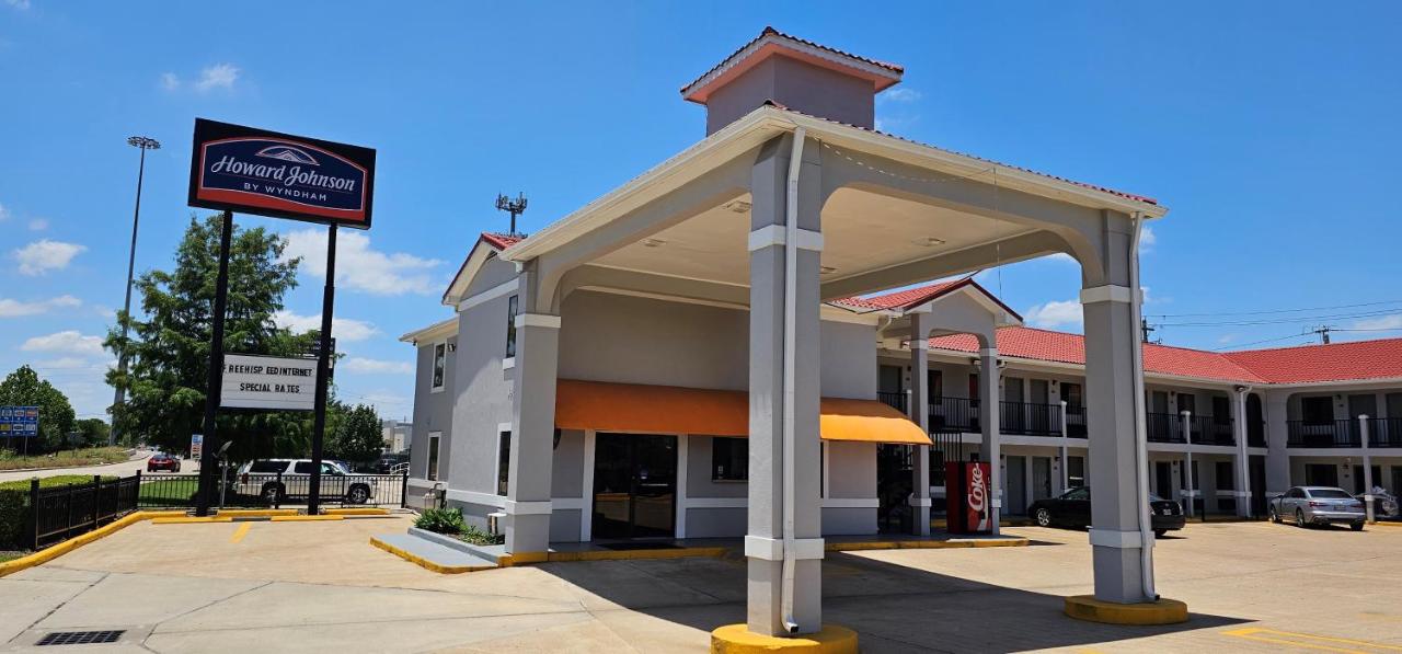 | Howard Johnson Houston Heights - Downtown
