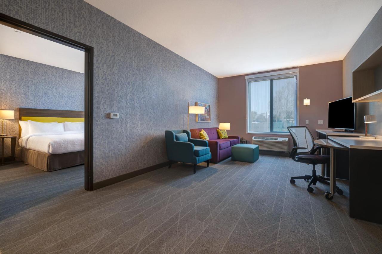 One-Bedroom King Suite at Home2 Suites by Hilton Petaluma