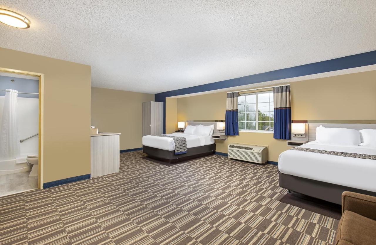 Family Suite with Two Queen Beds and Sofa Bed - Non-Smoking at Microtel Inn by Wyndham Dry Ridge