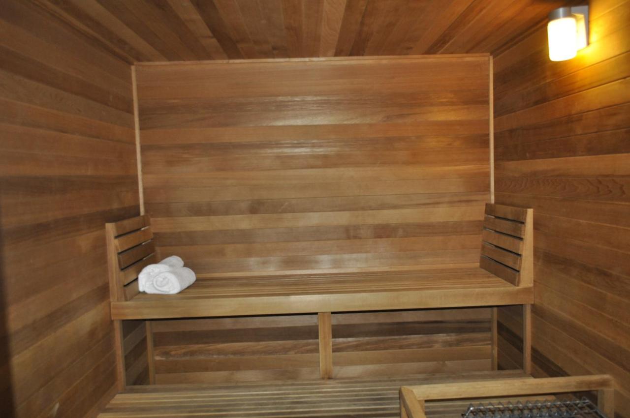  | Rocklin Park Hotel
