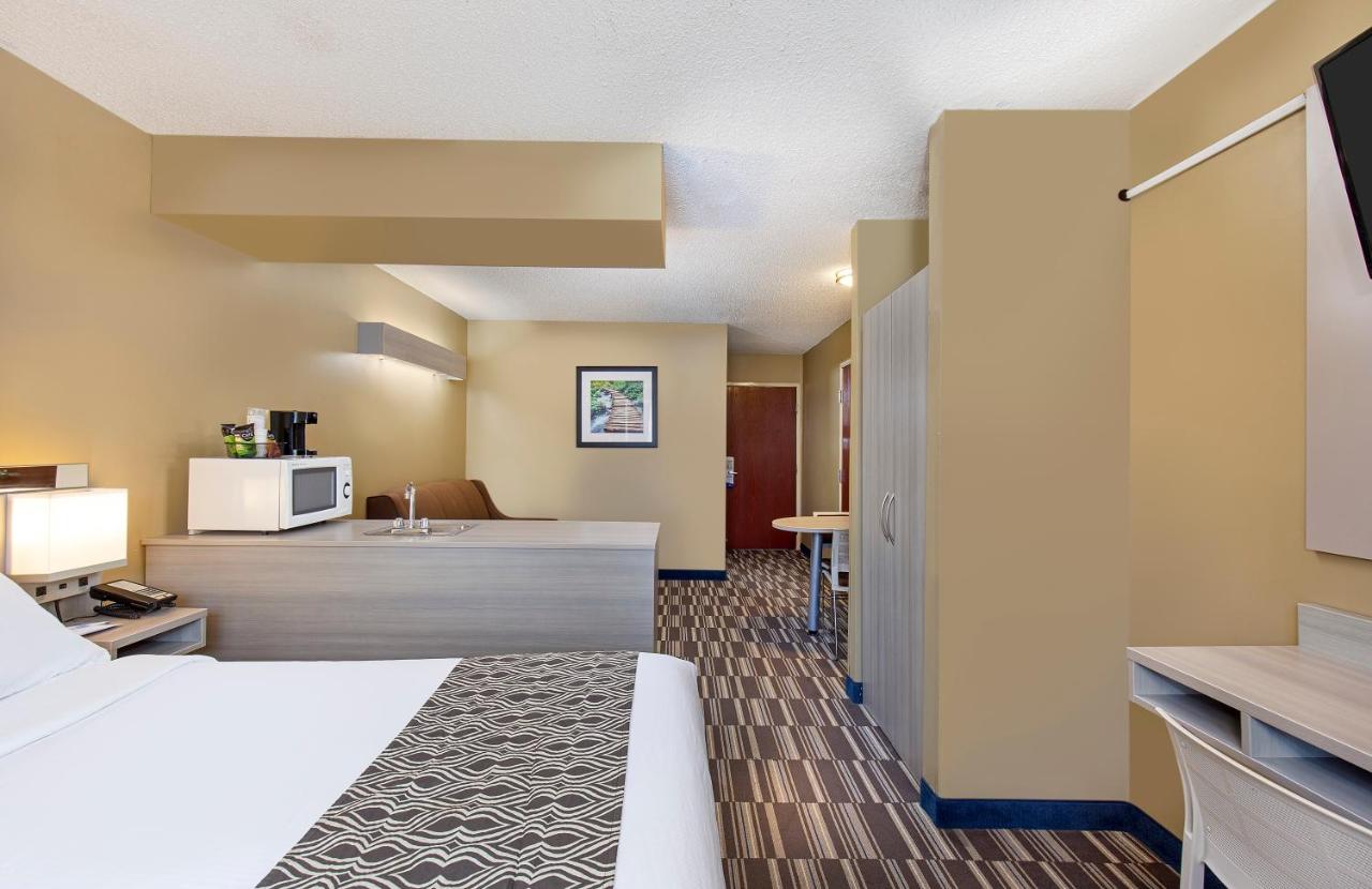 Queen Studio Suite with Sofa Bed - Non-Smoking at Microtel Inn by Wyndham Dry Ridge