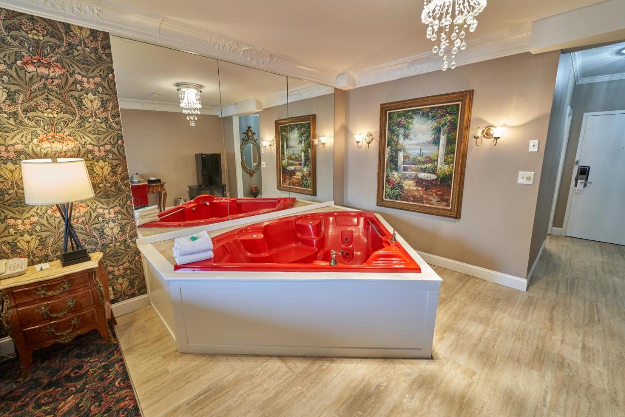 | Hyannis Plaza Hotel