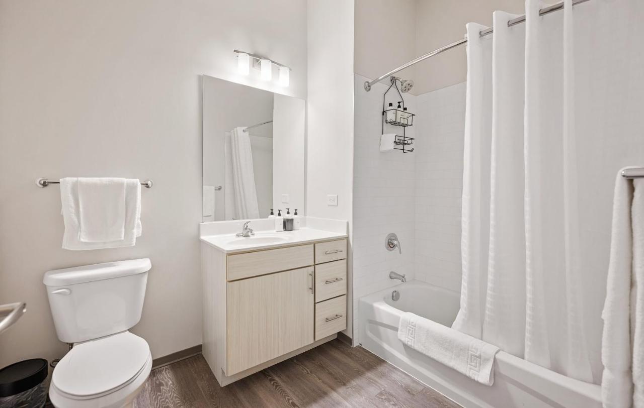 Standard Apartment at Placemakr Premier SoBro