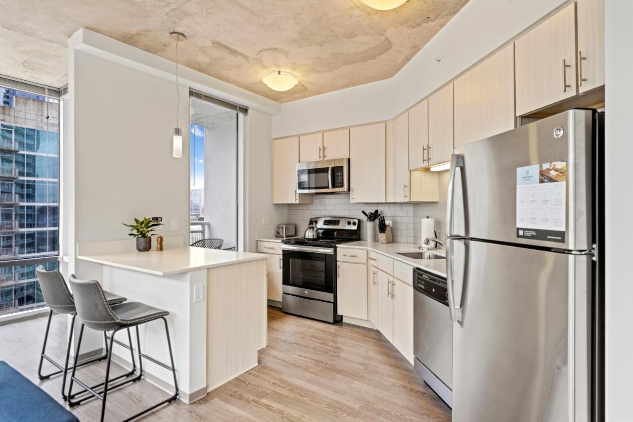 Deluxe Apartment at Placemakr Premier SoBro