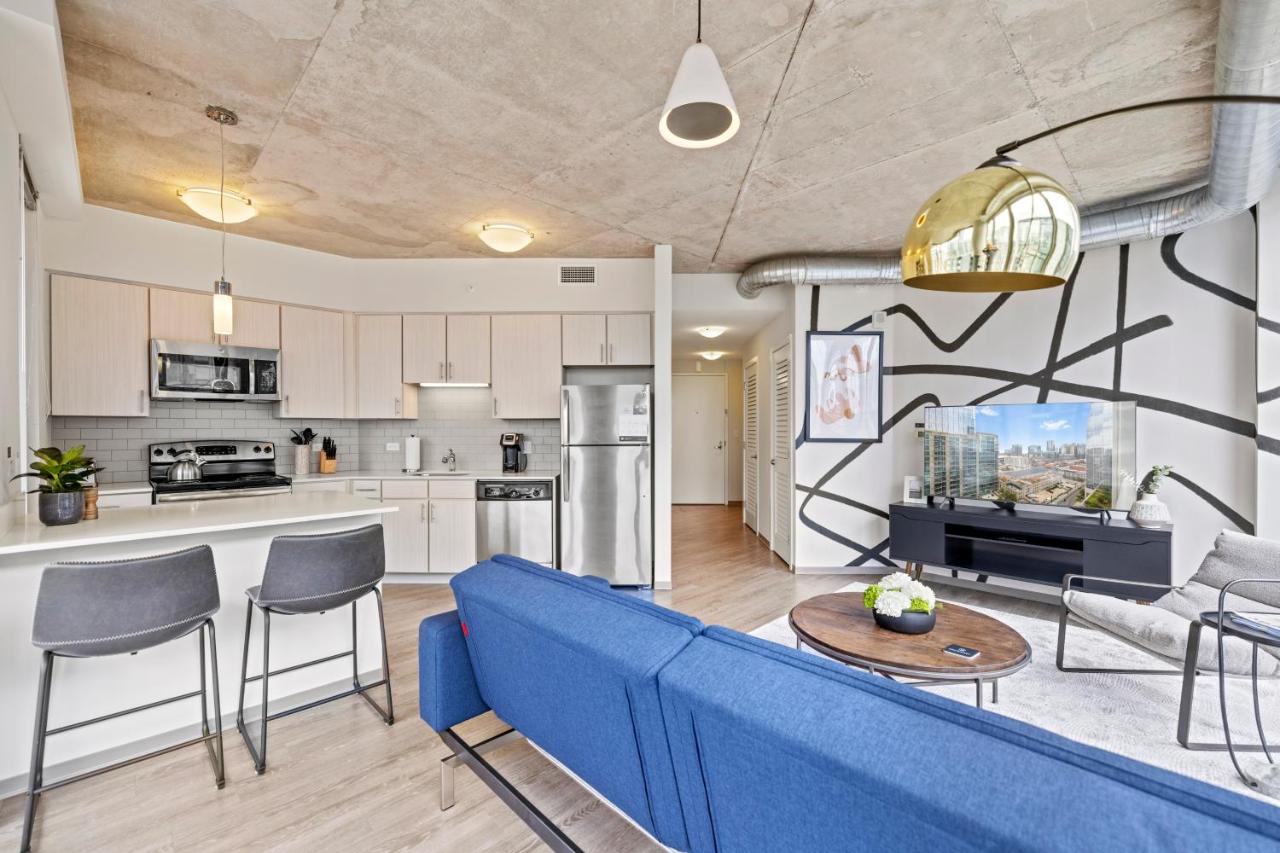 Deluxe Apartment at Placemakr Premier SoBro
