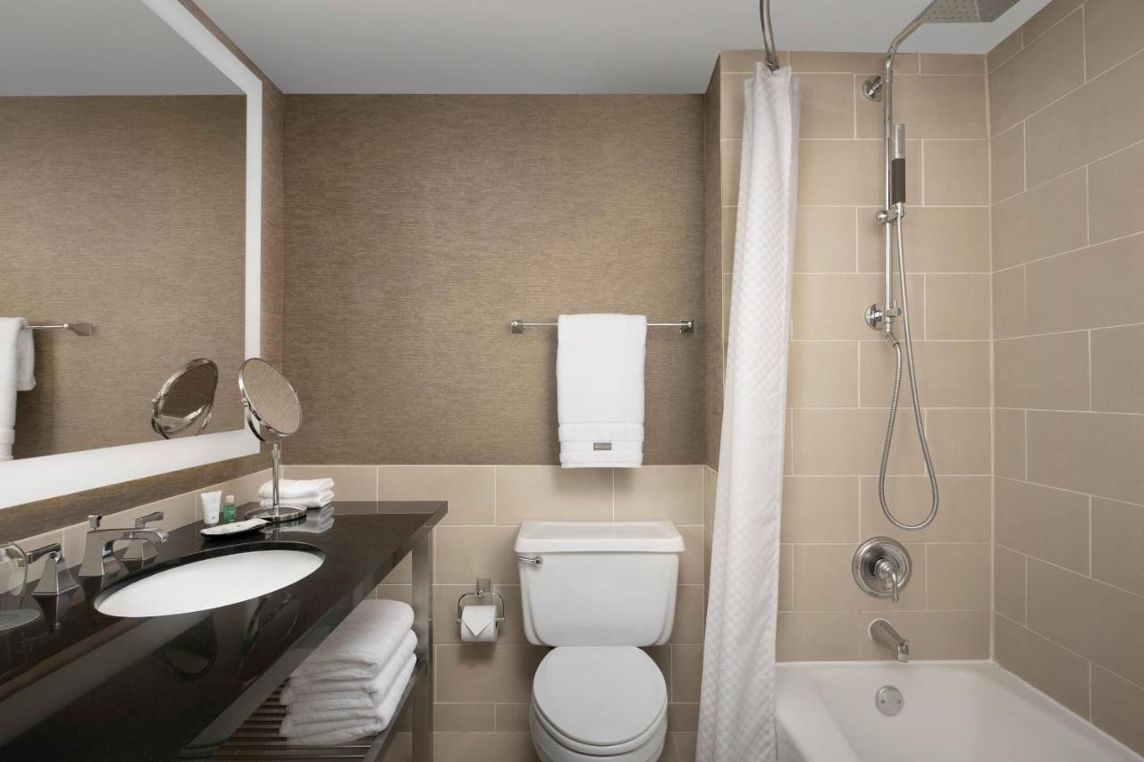 Executive level, Guest room, 2 Double, High floor at The Westin Dallas Fort Worth Airport