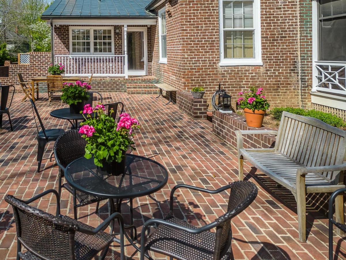 | Stonegate