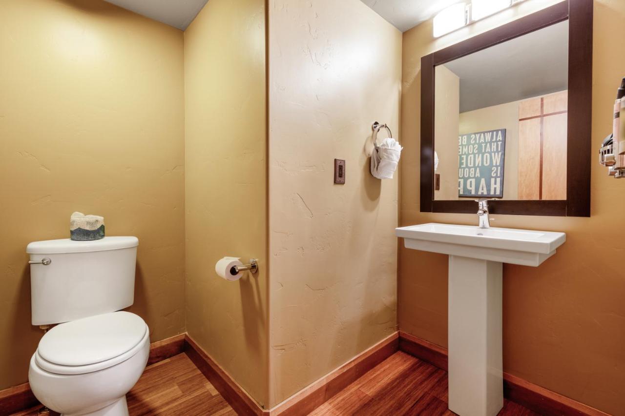 Three Bedroom Penthouse at White Buffalo Club