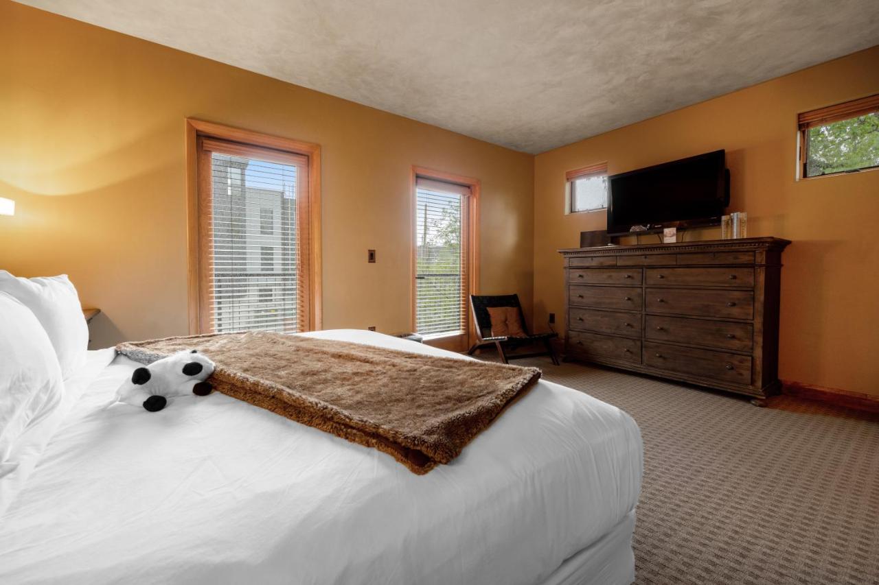 Three Bedroom Penthouse at White Buffalo Club
