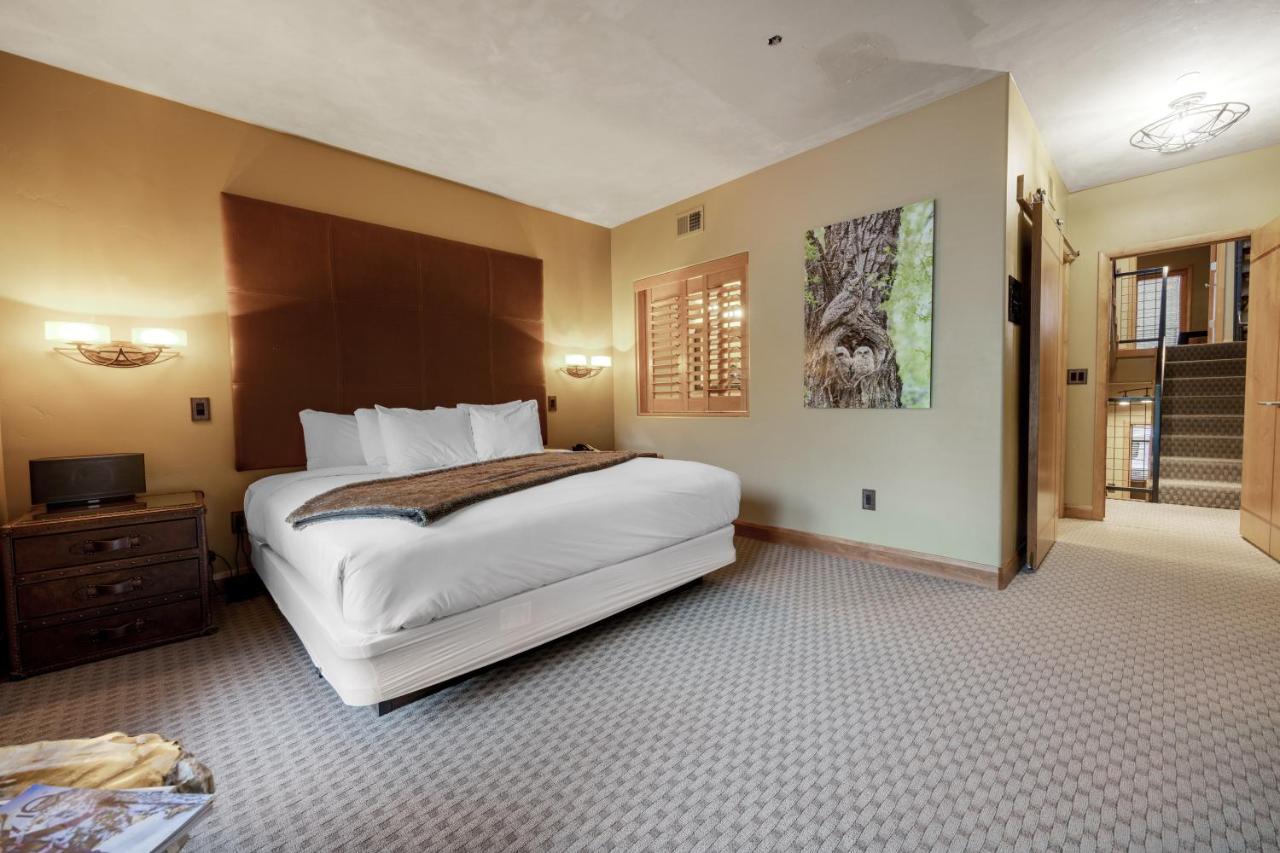 Three Bedroom Penthouse at White Buffalo Club
