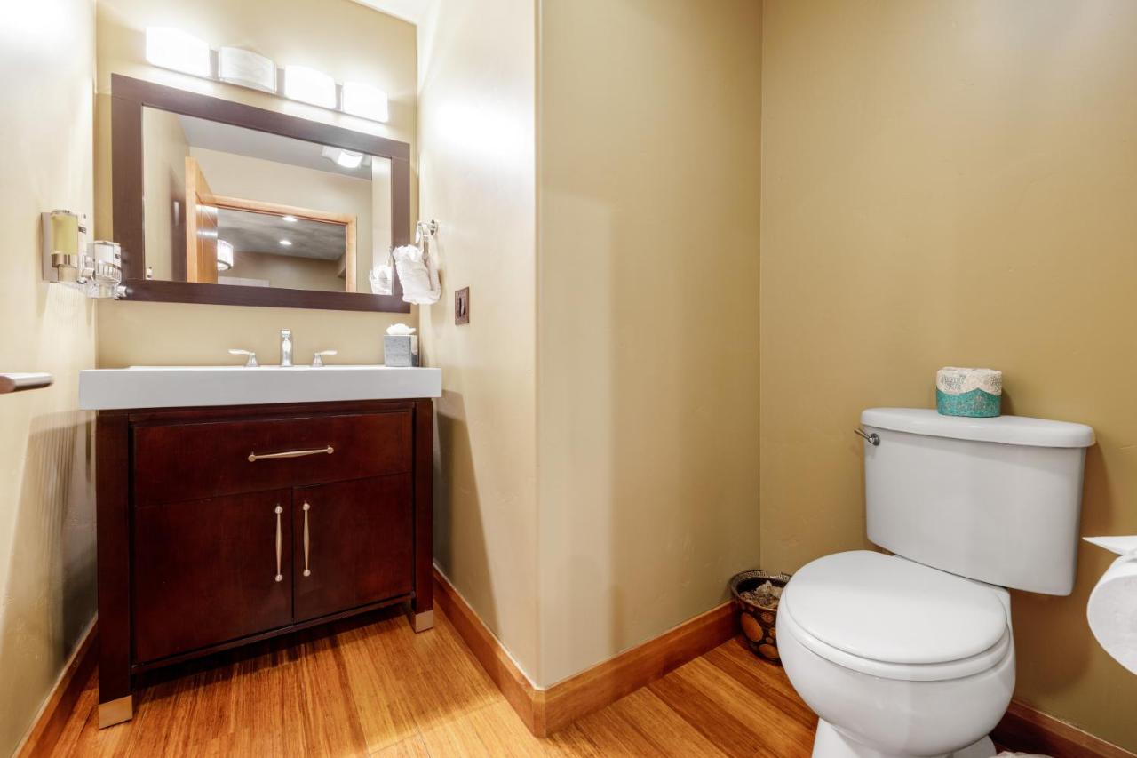 Three Bedroom Penthouse at White Buffalo Club