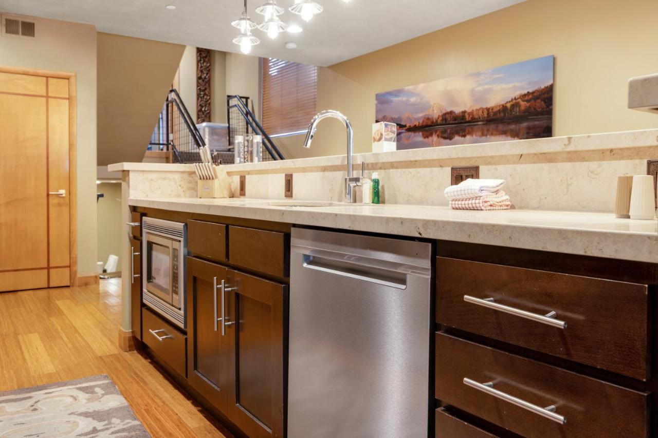 Three Bedroom Penthouse at White Buffalo Club