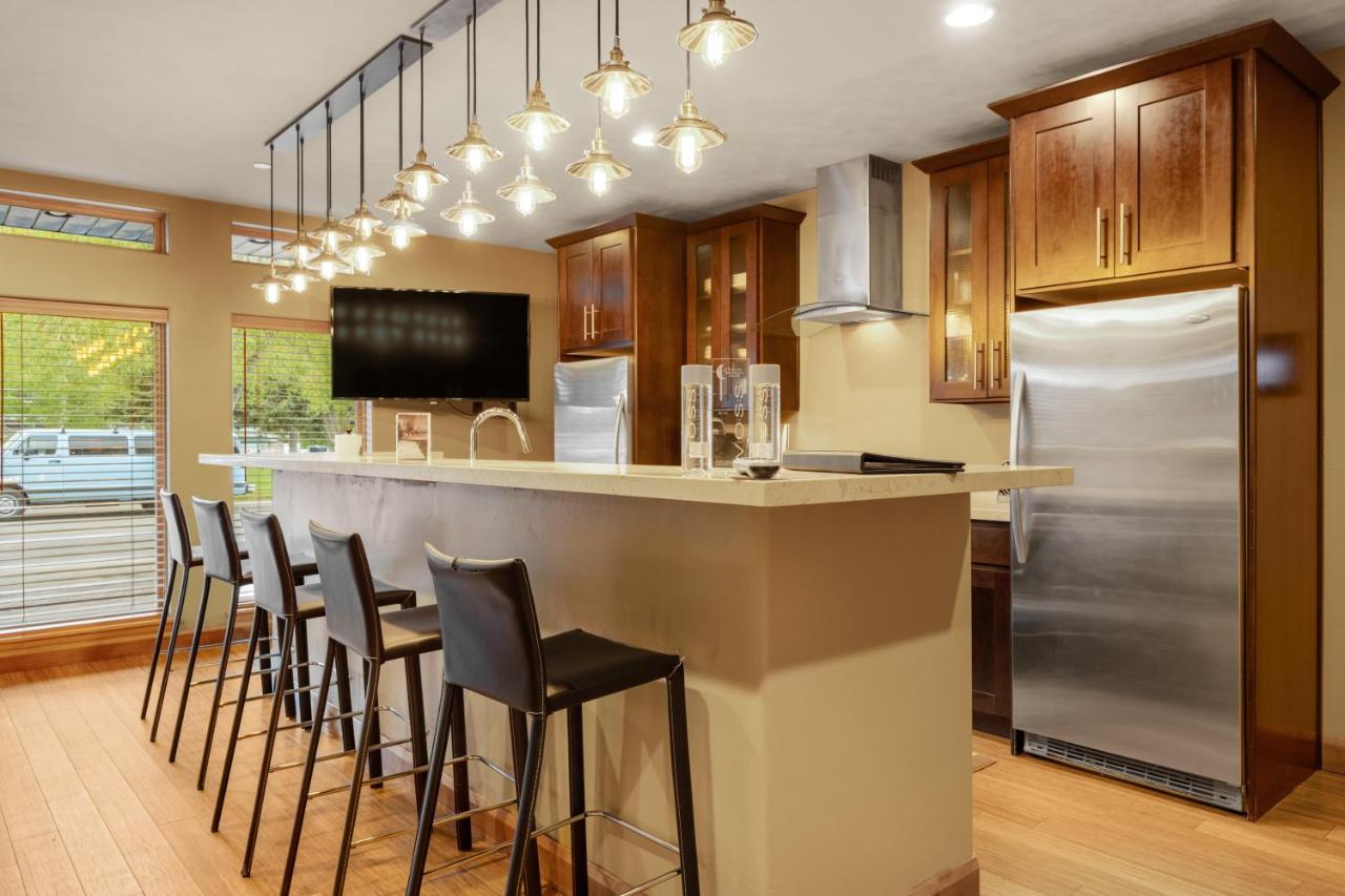 Three Bedroom Penthouse at White Buffalo Club