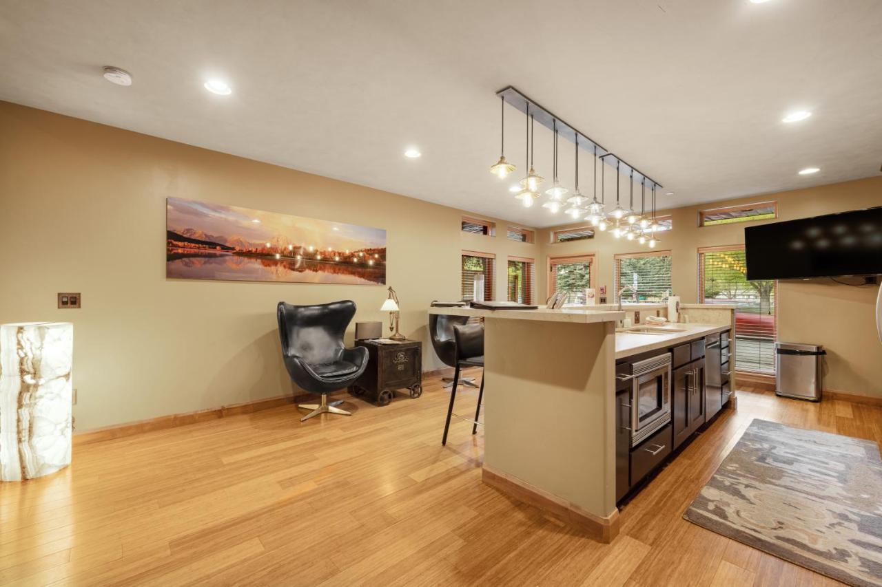 Three Bedroom Penthouse at White Buffalo Club
