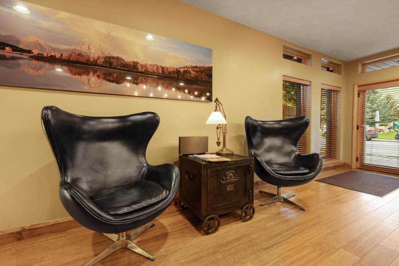 Three Bedroom Penthouse at White Buffalo Club