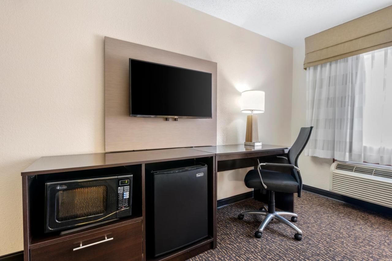 King Room at Sleep Inn Naperville - Chicago