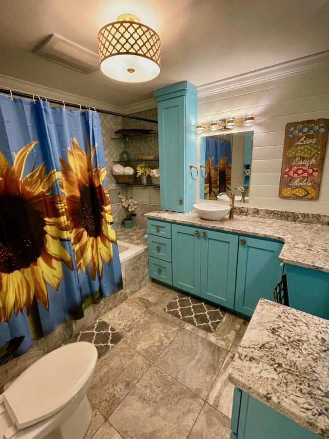  | Blue Dolphin Inn and Cottages