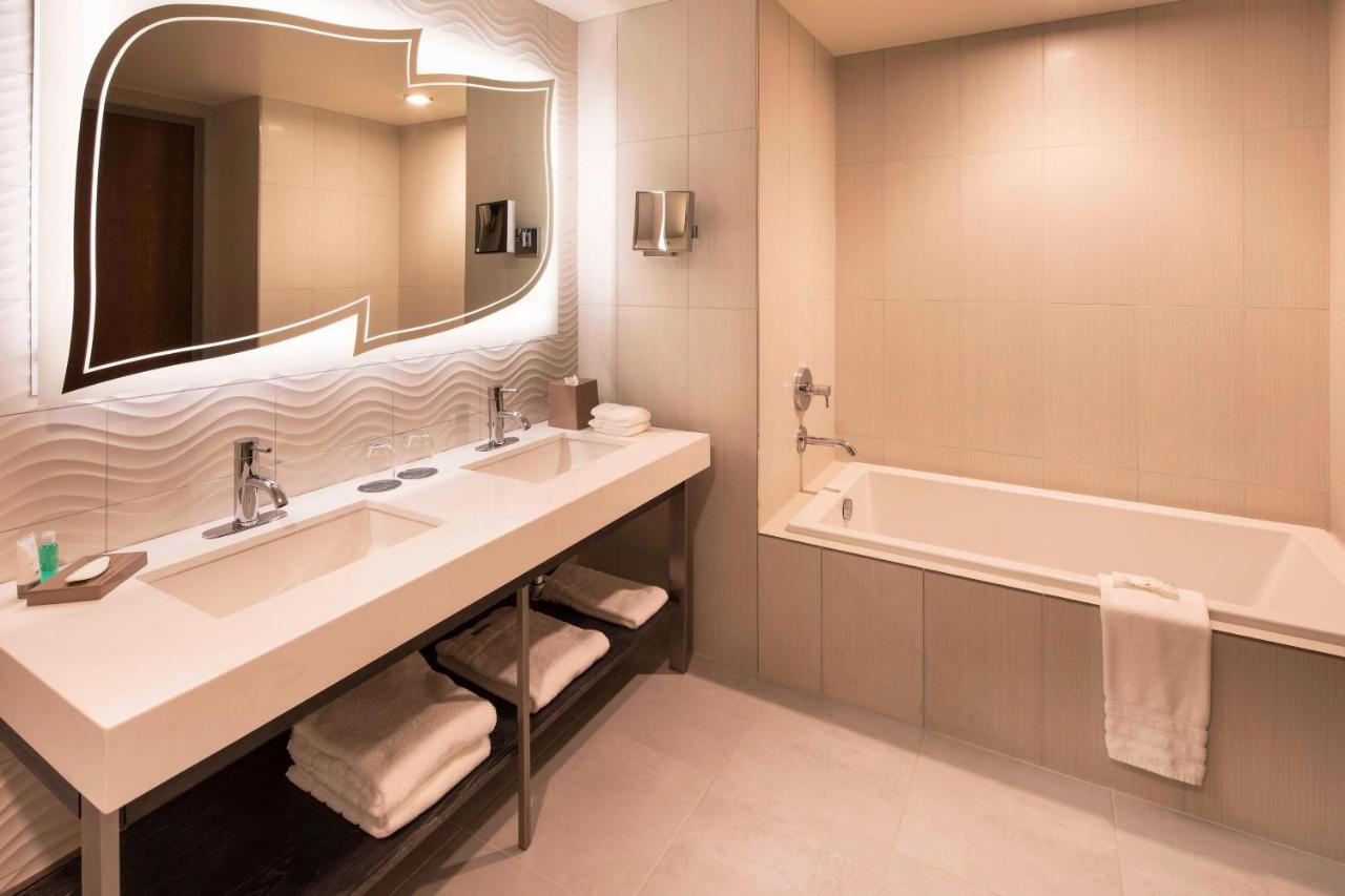 Executive Suite, 1 King at The Westin Jackson