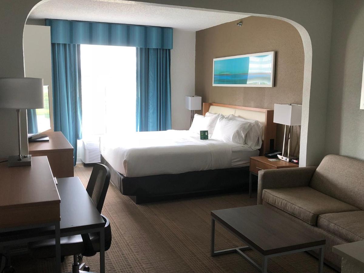 Standard King with Sofa Bed at Holiday Inn St. Augustine - World Golf by IHG