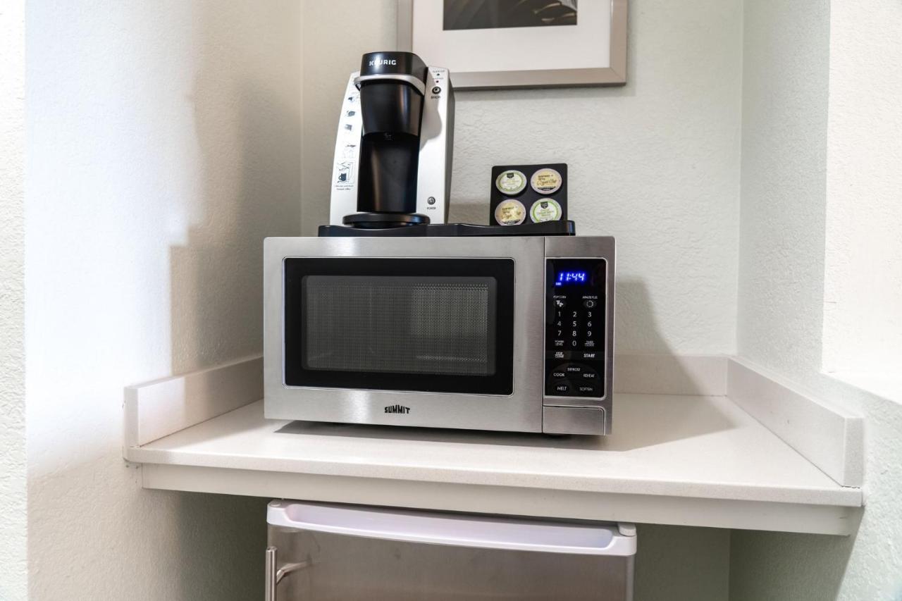 King Room - Mobility Access Tub at Holiday Inn St. Augustine - World Golf by IHG