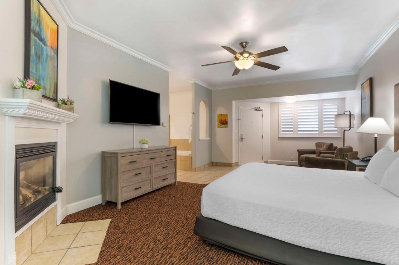 King Suite with Fireplace - Non-Smoking at Best Western Plus Placerville Inn