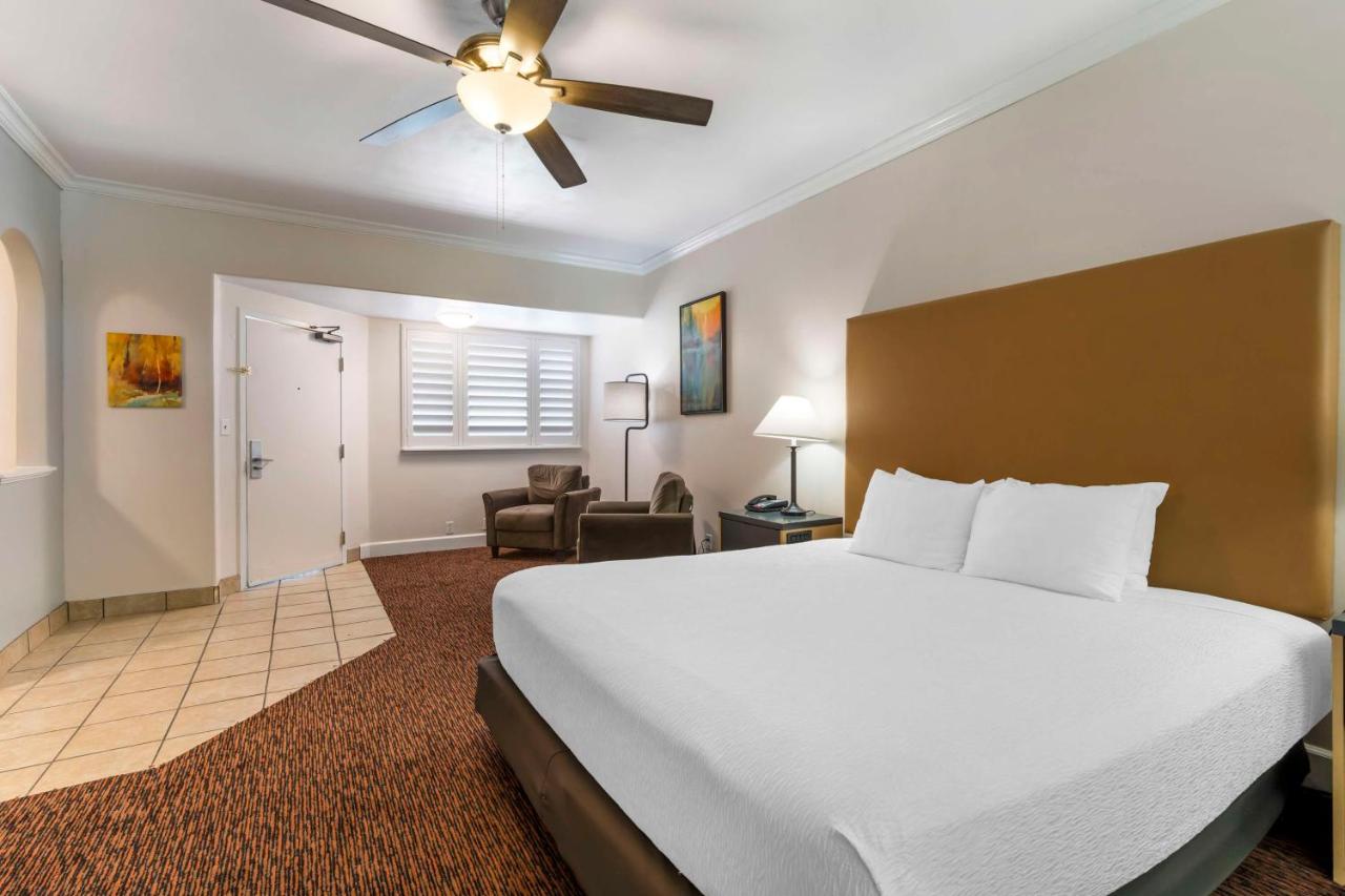 King Suite with Fireplace - Non-Smoking at Best Western Plus Placerville Inn