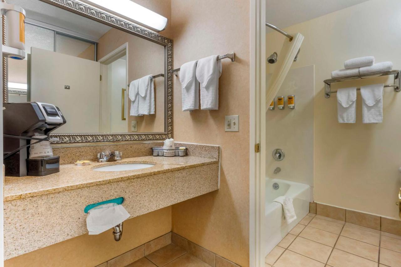 King Suite with Fireplace - Non-Smoking at Best Western Plus Placerville Inn