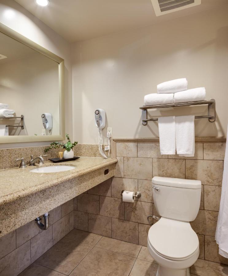 King Suite with Sofa Bed at Ayres Hotel & Spa Mission Viejo – Lake Forest