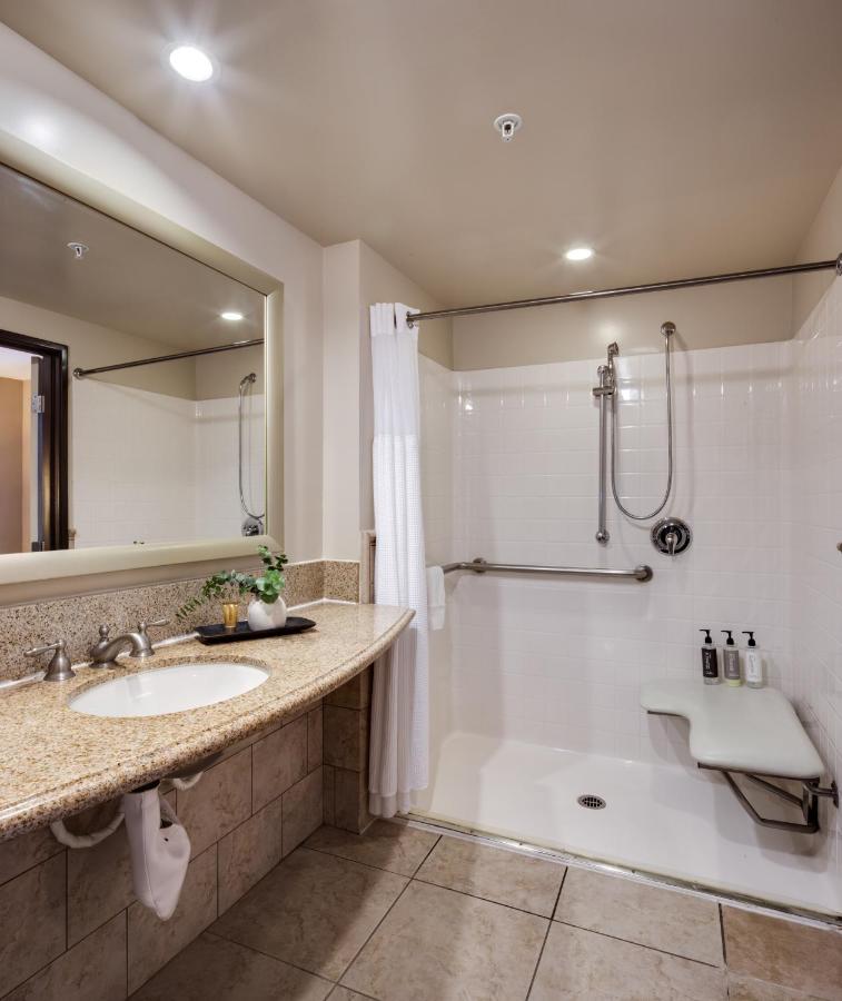 King Room - Disability Access at Ayres Hotel & Spa Mission Viejo – Lake Forest