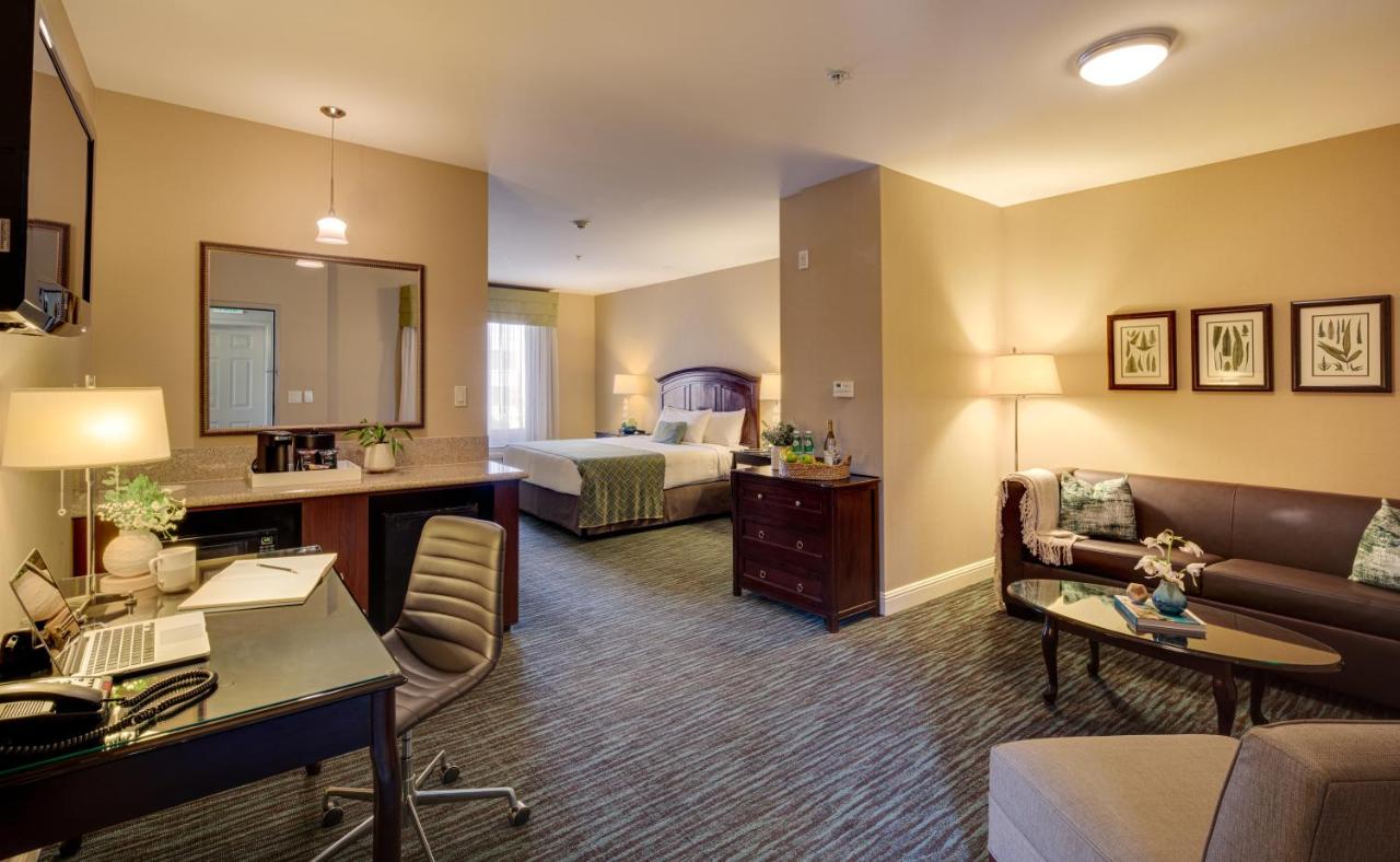King Room - Disability Access at Ayres Hotel & Spa Mission Viejo – Lake Forest