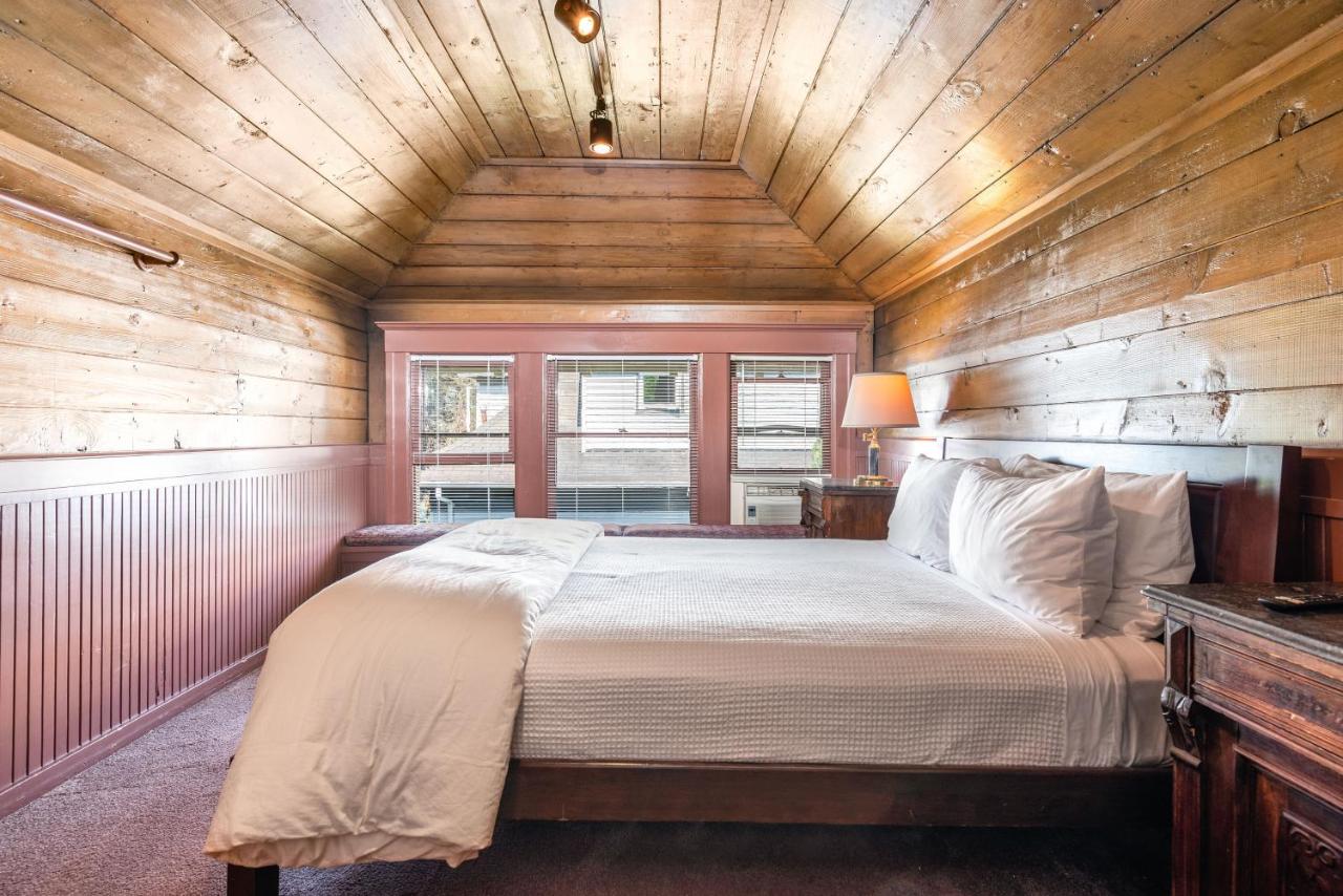 | Seattle Gaslight Inn