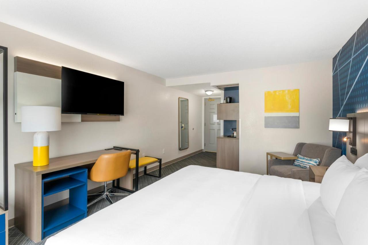 Standard King Room - Non-Smoking at Comfort Inn & Suites Hampton near Coliseum