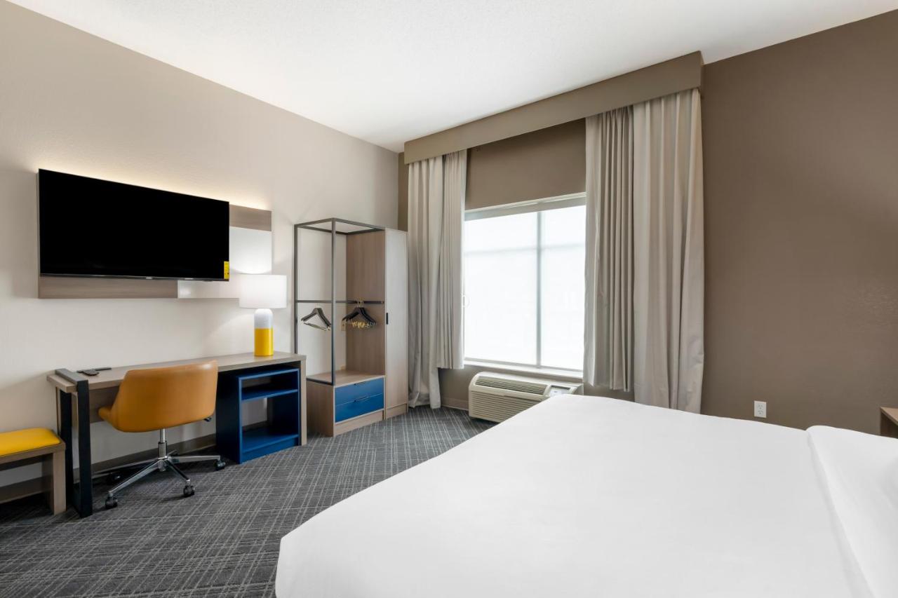 King Room with Disability Access Bathtub - Non-Smoking at Comfort Inn & Suites Hampton near Coliseum