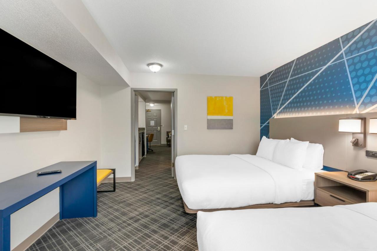 One-Bedroom Suite with Two Queen Beds and Sofa Bed - Non-Smoking at Comfort Inn & Suites Hampton near Coliseum