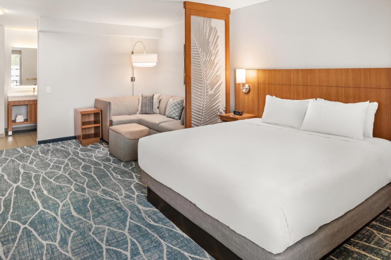 Specialty King Room with Mountain View at Hyatt Place Waikiki Beach