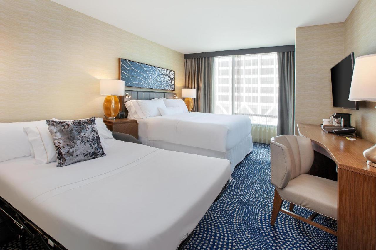 Deluxe King Room at The Westin Milwaukee