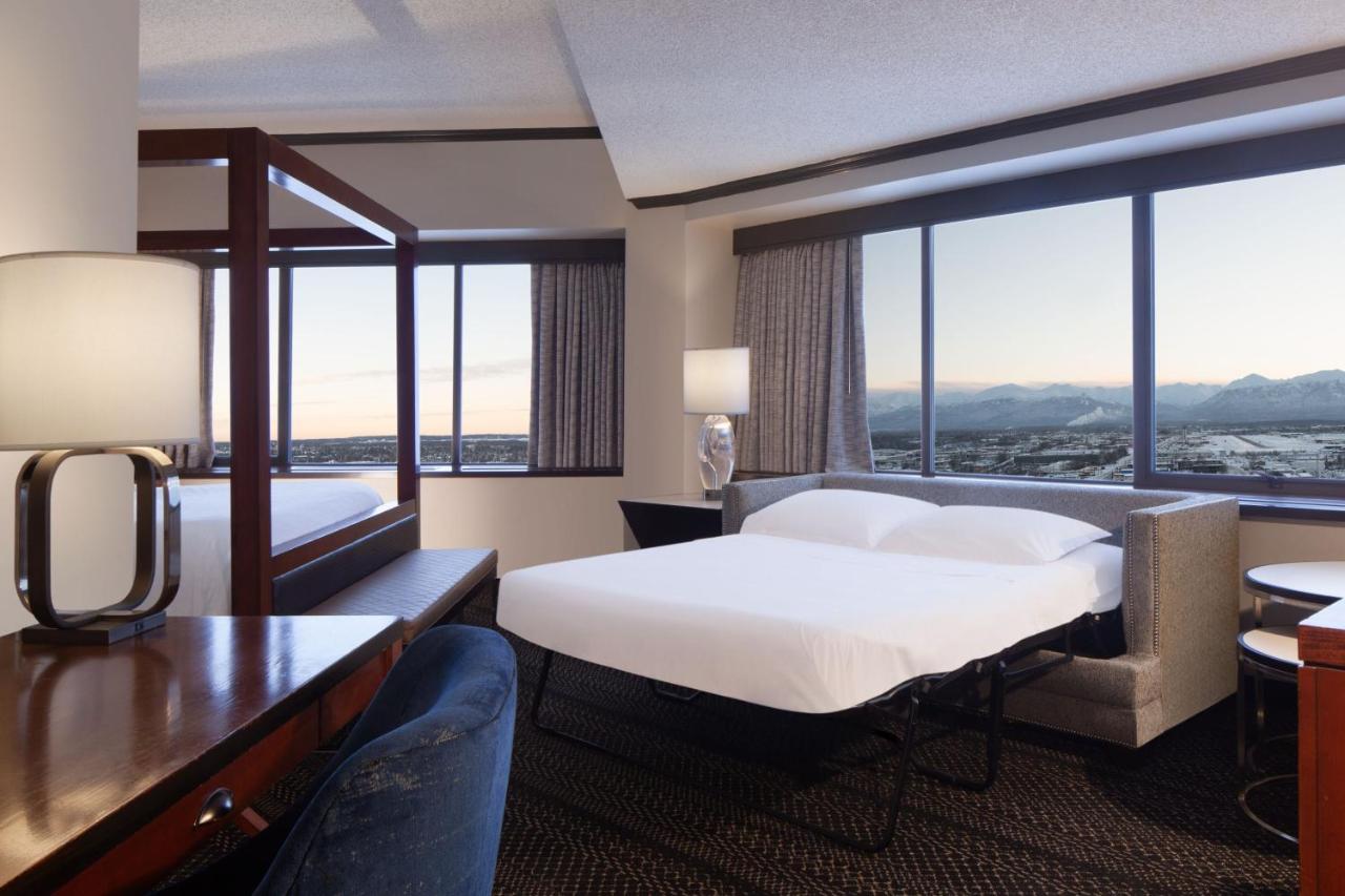 1 Bedroom Junior Suite, 1 King, Sofa bed at Sheraton Anchorage Hotel