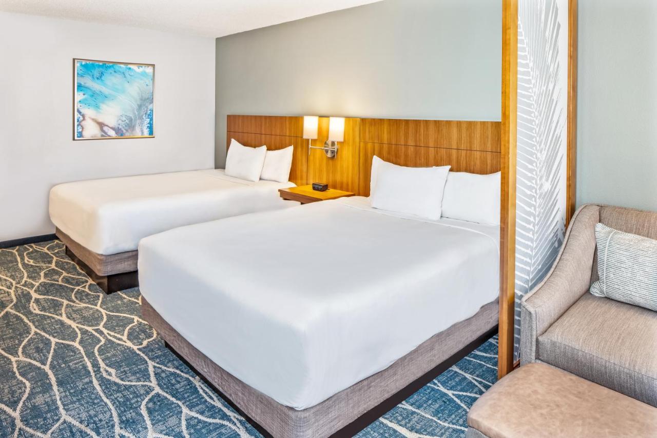Queen Room with Ocean View at Hyatt Place Waikiki Beach